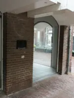 WA128 4 Gevelsteen Van der Linden Markt 19 JPG