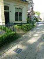 WA204 1 Herinneringstegels Joodse slachtoffers Bowlespark 2 St Joods Erfgoed Wageningen jpg