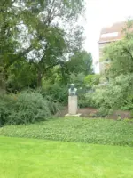 WA112 3 Ritzema Bos Borstbeeld Arboretum de Dreijen Falise JPG