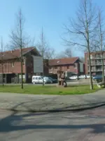 WA017 4 Twee kinderen onder een vlag Sondaar Dobbelmann locatie 2019 Nobelweg Kolkakkerweg JPG