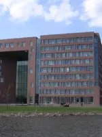 WA113 1 Een roos van staal Campus WUR midden Logister en Raemakers jpg