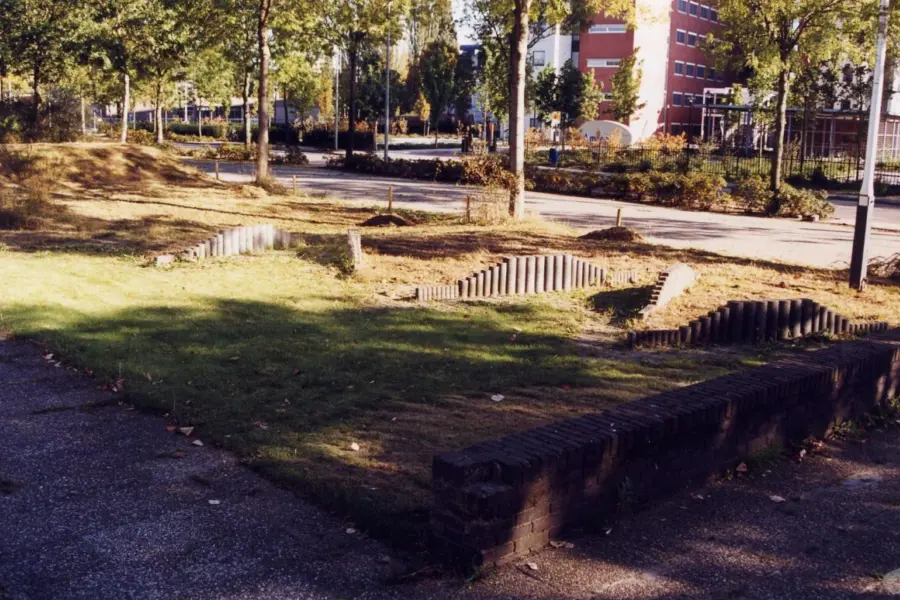 WA193 1 Land Art zonder titel vh Voormalig Belastingkantoor Marijkeweg 24 Verdwenen Onbekend JPG