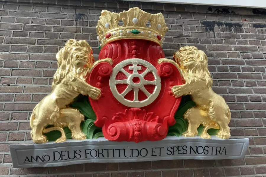 WA026 4 Stadswapen in de hal van het Stadhuis Markt 22 Torck JPG