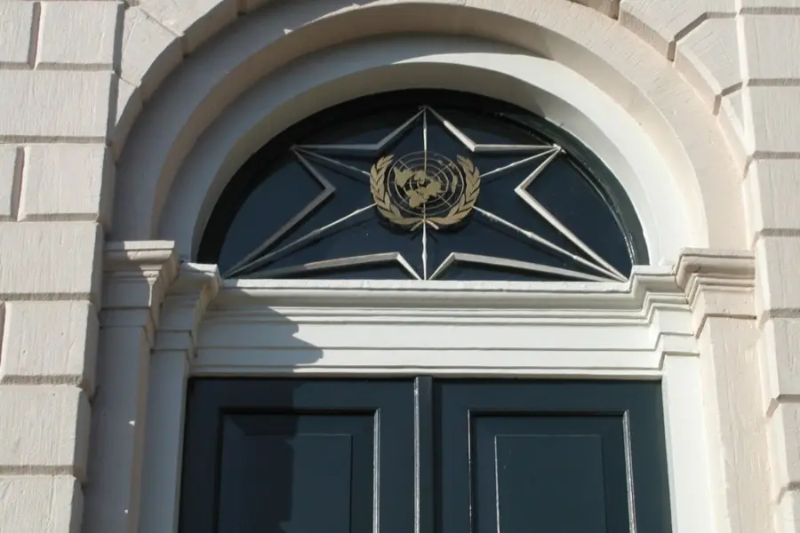 WA046 2 VN embleem Stadhuis Markt 22 jpg