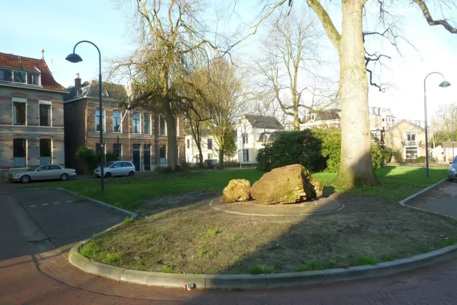 WA232 1 Kasteelmuur brokstuk Bowlespark JPG