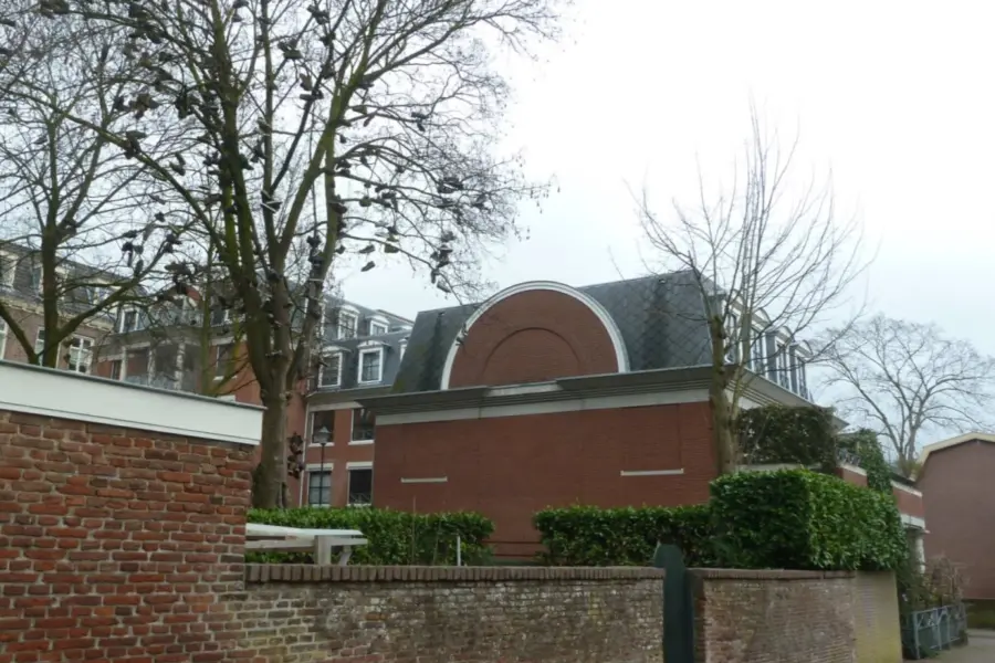 WA237 1 Schoenenboom Herenstraat Kasteelsegang jpg