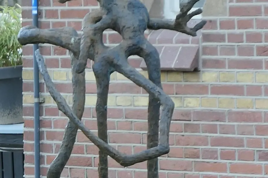 WA289 2 Balans brons Duivendaal Anneke Hermkens 2021 jpg