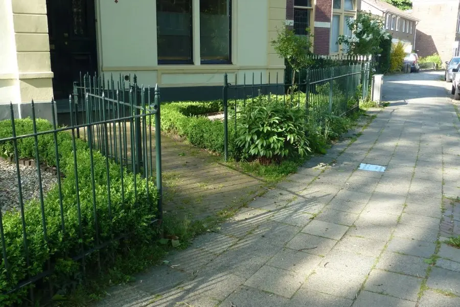 WA204 1 Herinneringstegels Joodse slachtoffers Bowlespark 2 St Joods Erfgoed Wageningen jpg