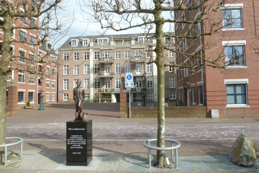 WA250 1 Het Landbouwertje Salverdaplein Peter Roovers en Frans Erdtsieck 2018 JPG
