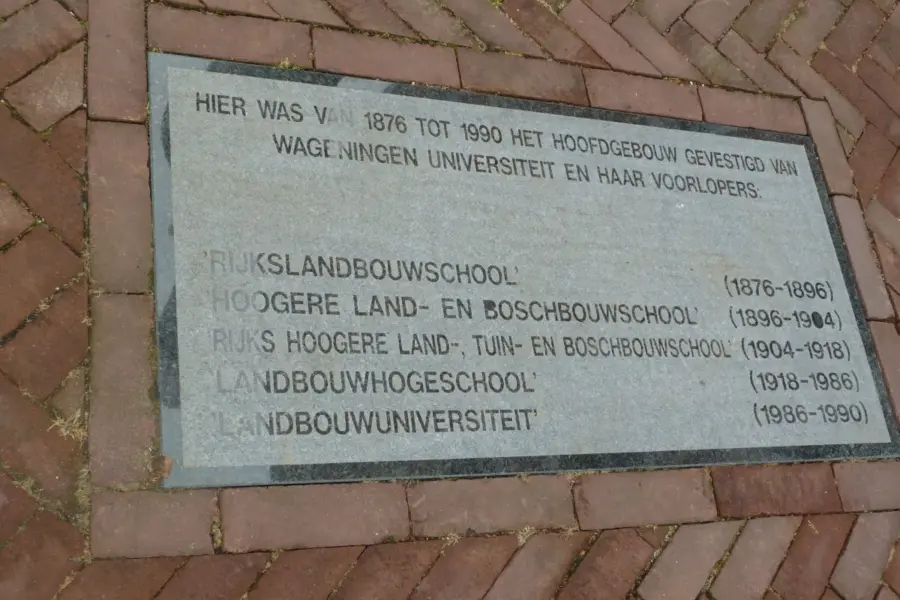 WA072 2 Gedenksteen Hoofdgebouw Bassecour Heerenstraat jpg