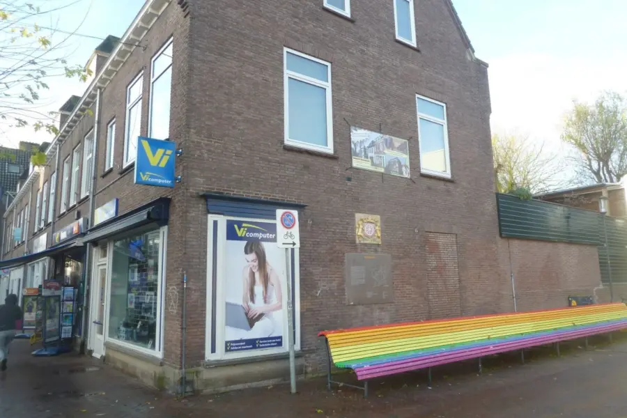 WA264 3 Regenboogbank Stationsstraat JPG