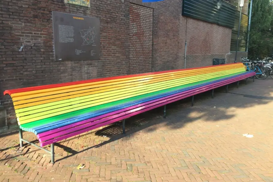 WA264 4 Regenboogbank Stationsstraat jpg