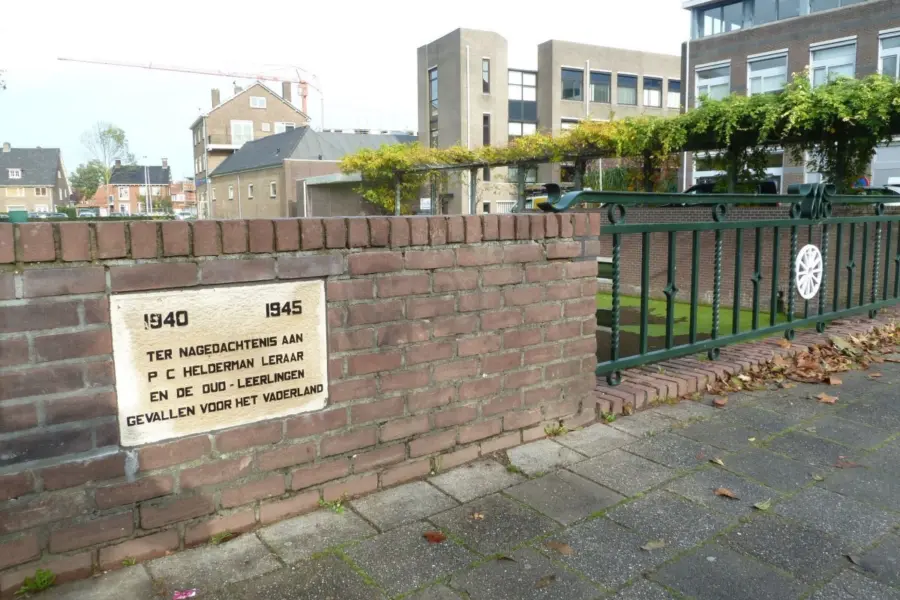 WA055 3 Gedenksteen Helderman Plantsoen Stadsgracht jpg
