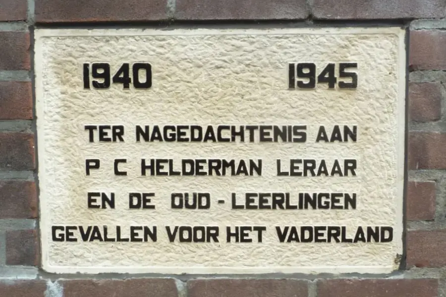 WA055 4 Gedenksteen Helderman Plantsoen Stadsgracht jpg