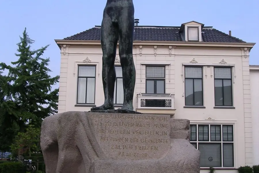 WA003 2 Monument 5 Mei plein JPG