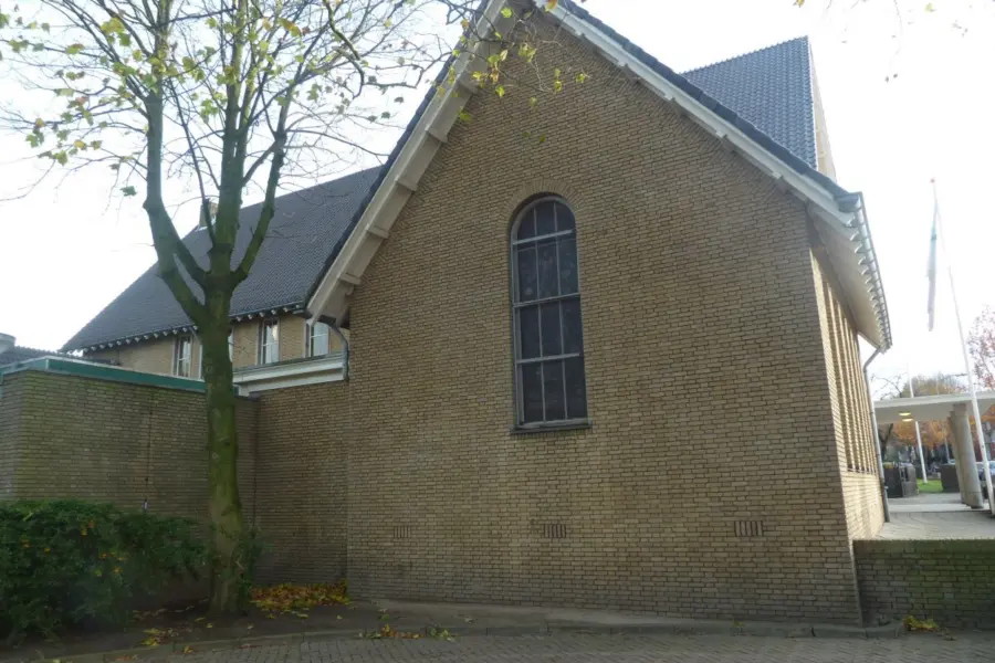 WA234 1 Herdenkingsraam Aula JPG