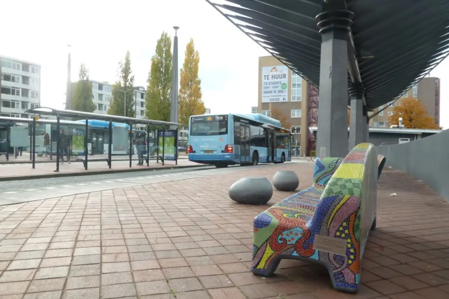 WA230 1 Social Sofa Busstation Stadsbrink Ontwerp Elise Schut JPG