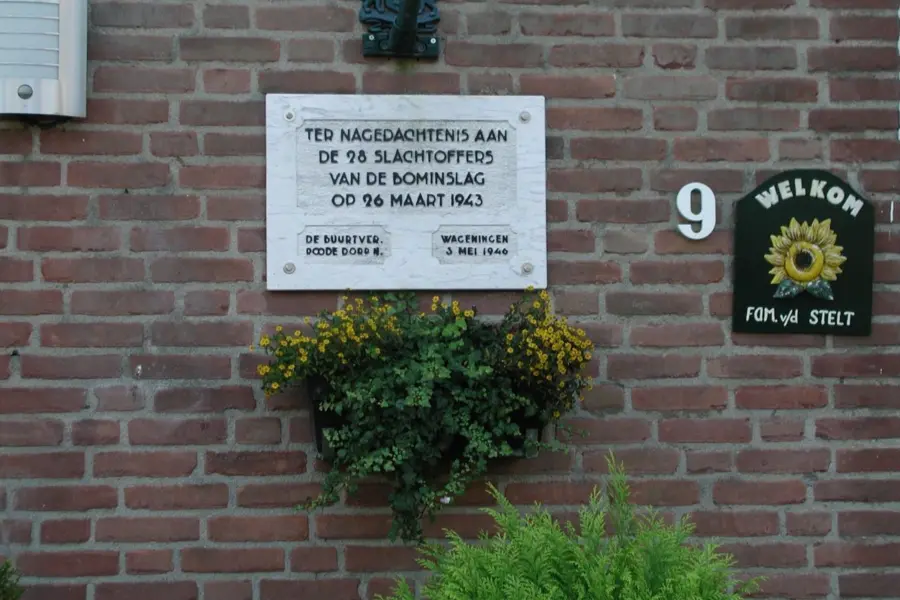 WA037 2 Gedenksteen Beekstraat 7 9 jpg