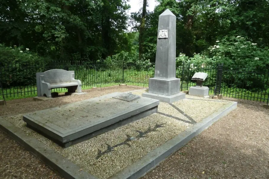 WA188 3 Gedenknaald graf De Constant Rebecque Westbergweg Wag Berg jpg