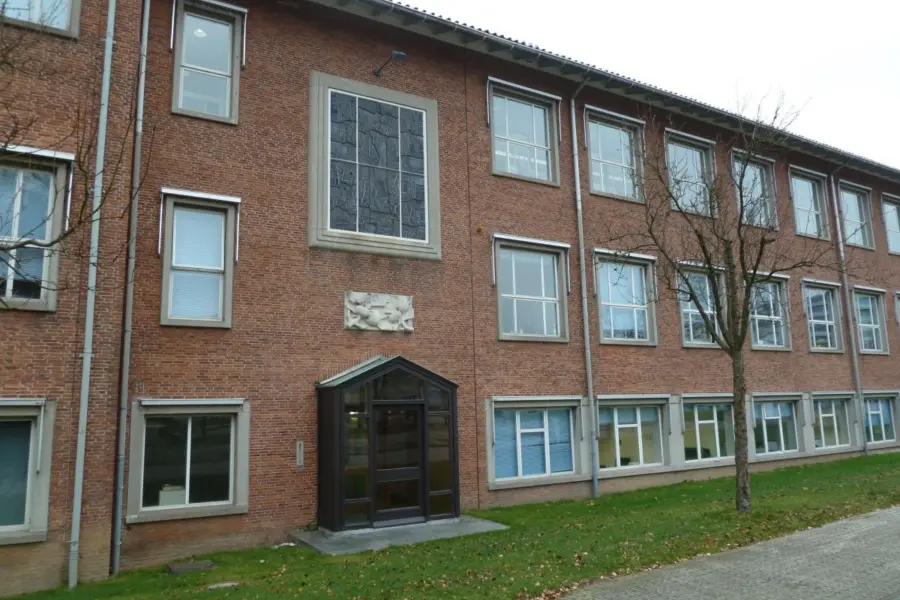 WA105 4 Glas in loodraam met bloemmotieven Dreijenlaan 6 Marius de Leeuw jpg