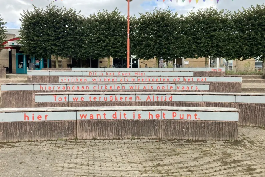 WA320 2 Gedicht op het Hooilandplein Petra Sips jpg