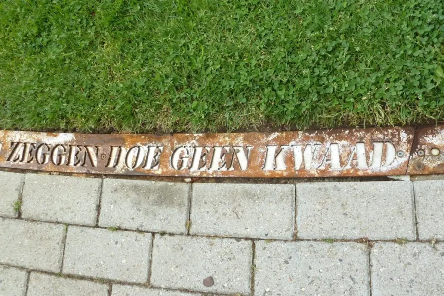 WA253 2 Doe geen kwaad Speeltuin Tuindorp Adelmund en Van Corve jpg