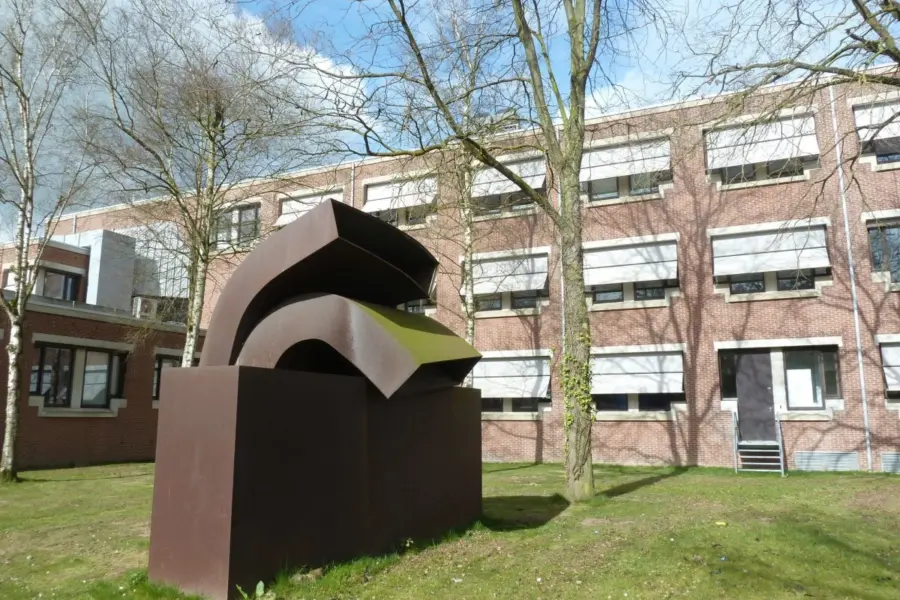 WA155 1 Beeld z t Rikilt Stippeneng 2 achterzijde Gerard Walraven 1979 80 jpg