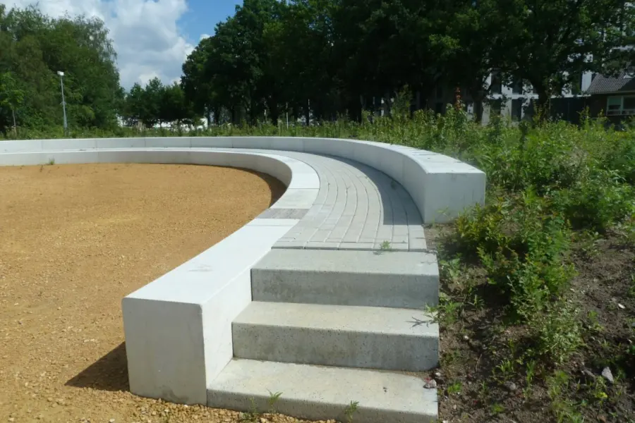 WA240 2 Amfitheater Campus JPG