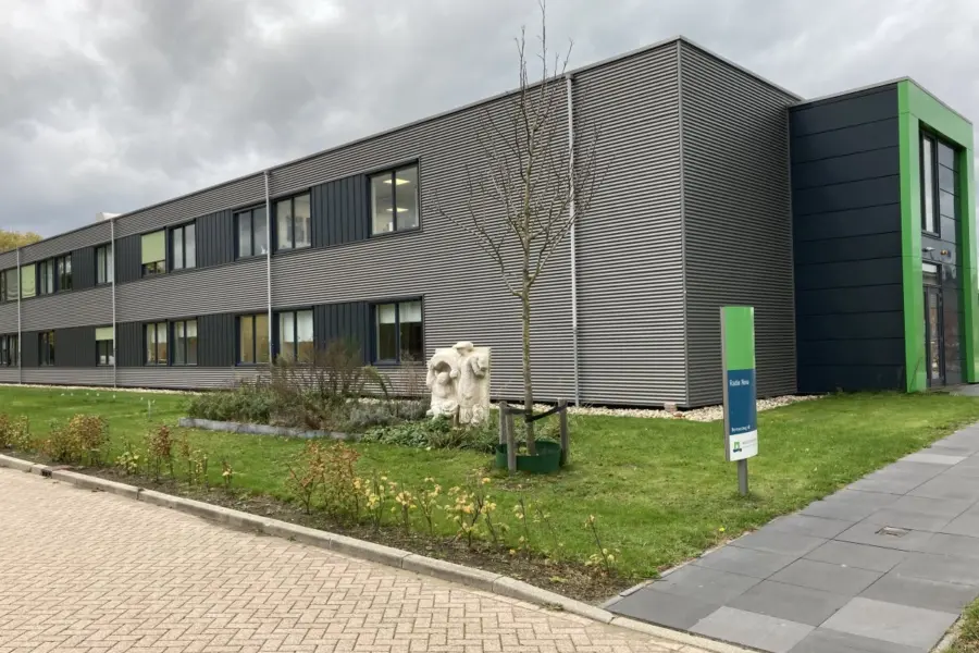 WA123 4 Gevelbeeld Oogsten Land en Tuinbouw herplaatst 2023 Radix Nova Bornsesteeg 48 Cor Hund JPG