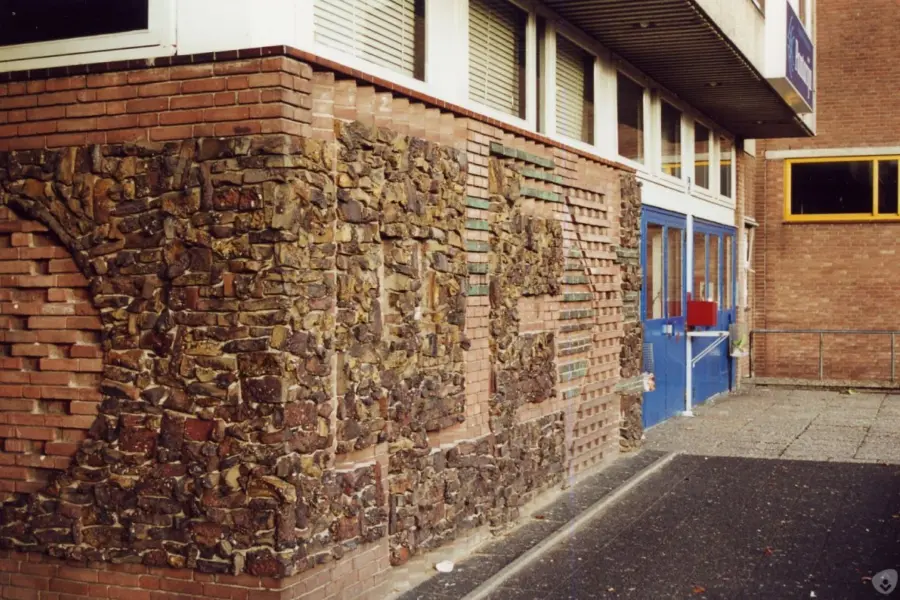 WA187 2 Muurreliëf voormalig Wagenings Lyceum Hollandseweg 11 van links In gebruik 1967 Gesloopt JPG
