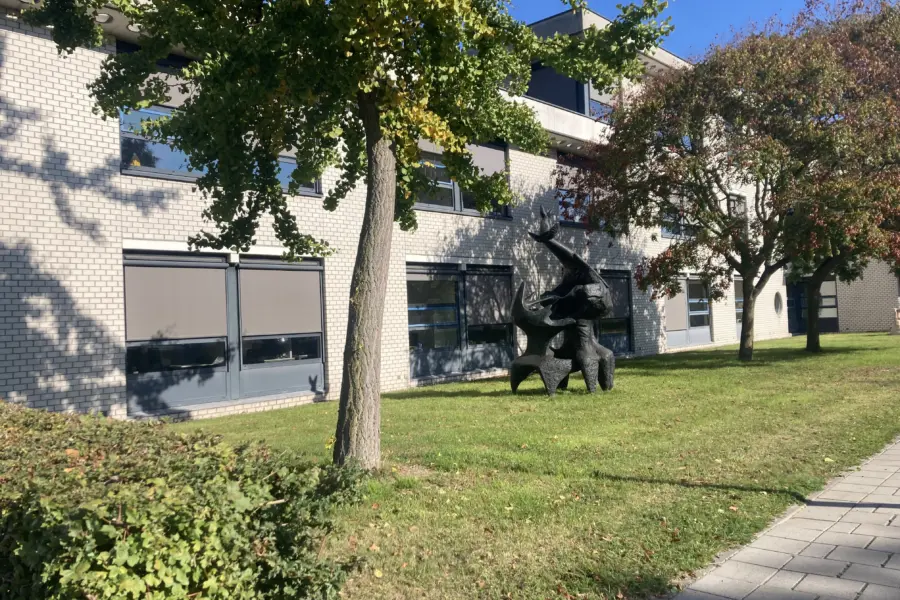 WA143 3 Life Reborn Campus WUR midden Elffers Chris