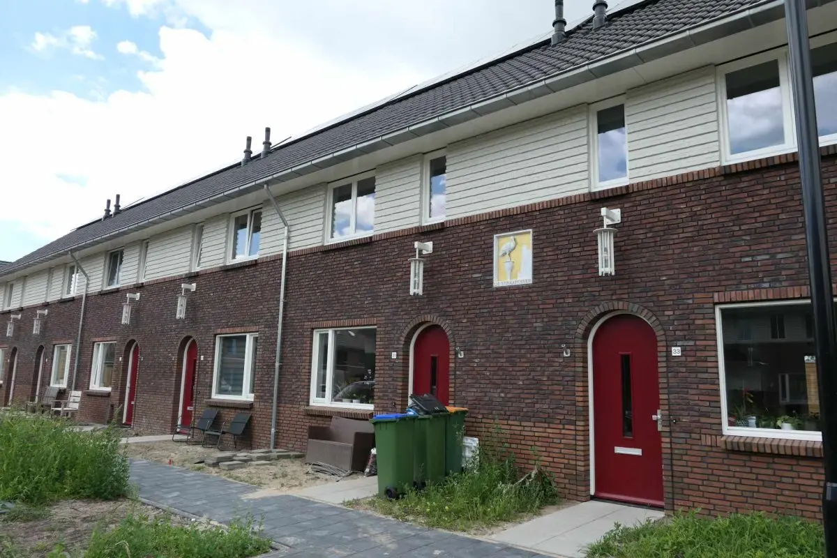 WA307 1 Gevelsteen De Straatuiver Toon Rijkers Prof Hofsteestraat 31 33 jpg