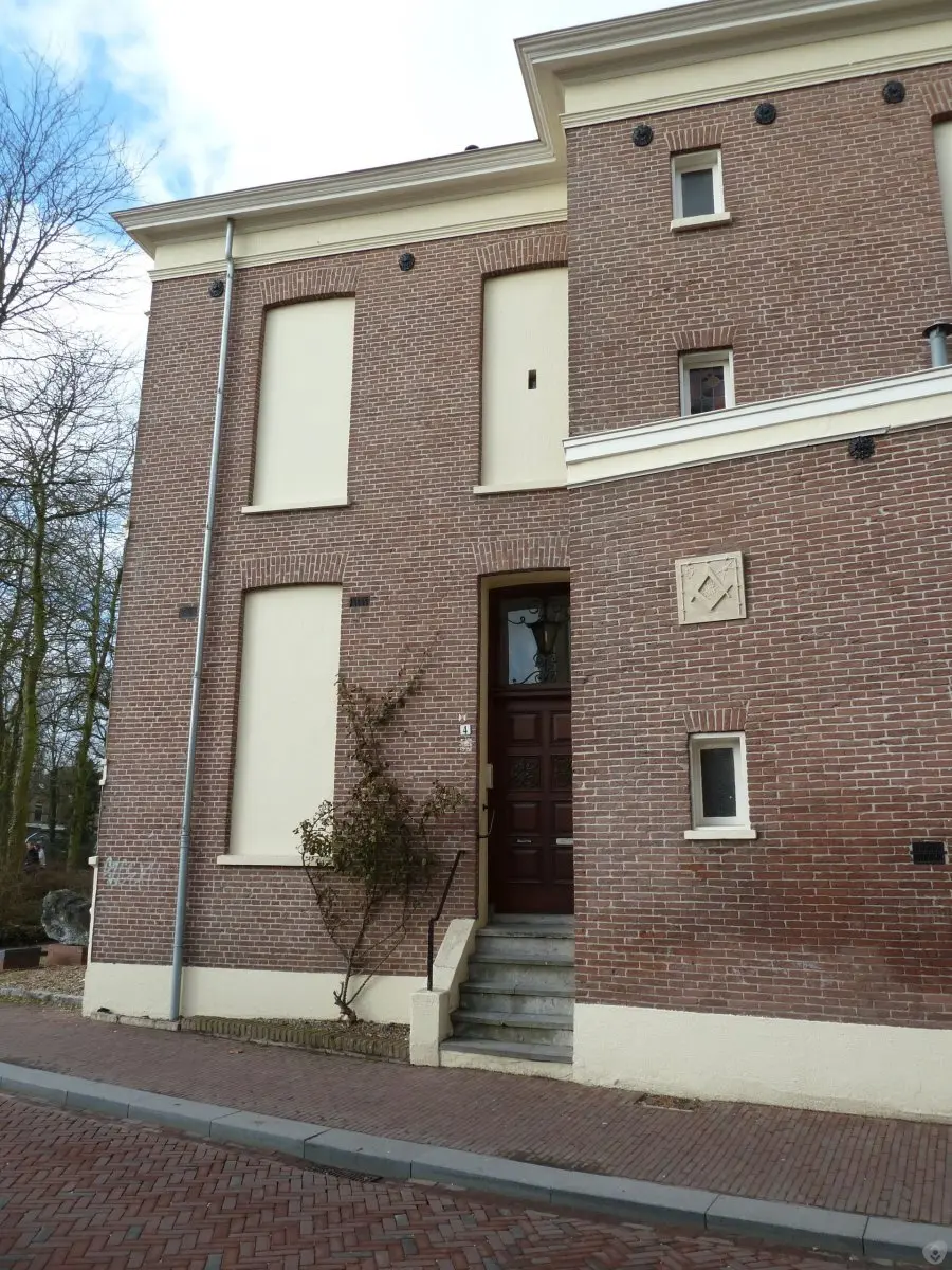 WA073 1 Gevelsteen Vrijmetselaars Niemeijerstraat Rijkers jpg