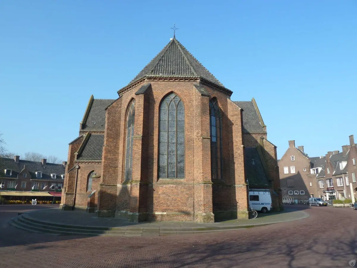 WA169 1 Herdenkingsraam Bevrijding 1940 1945 Grote Kerk Markt Van Nispen tot Pannerden jpg