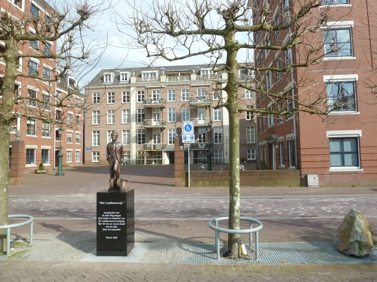 WA250 1 Het Landbouwertje Salverdaplein Peter Roovers en Frans Erdtsieck 2018 JPG