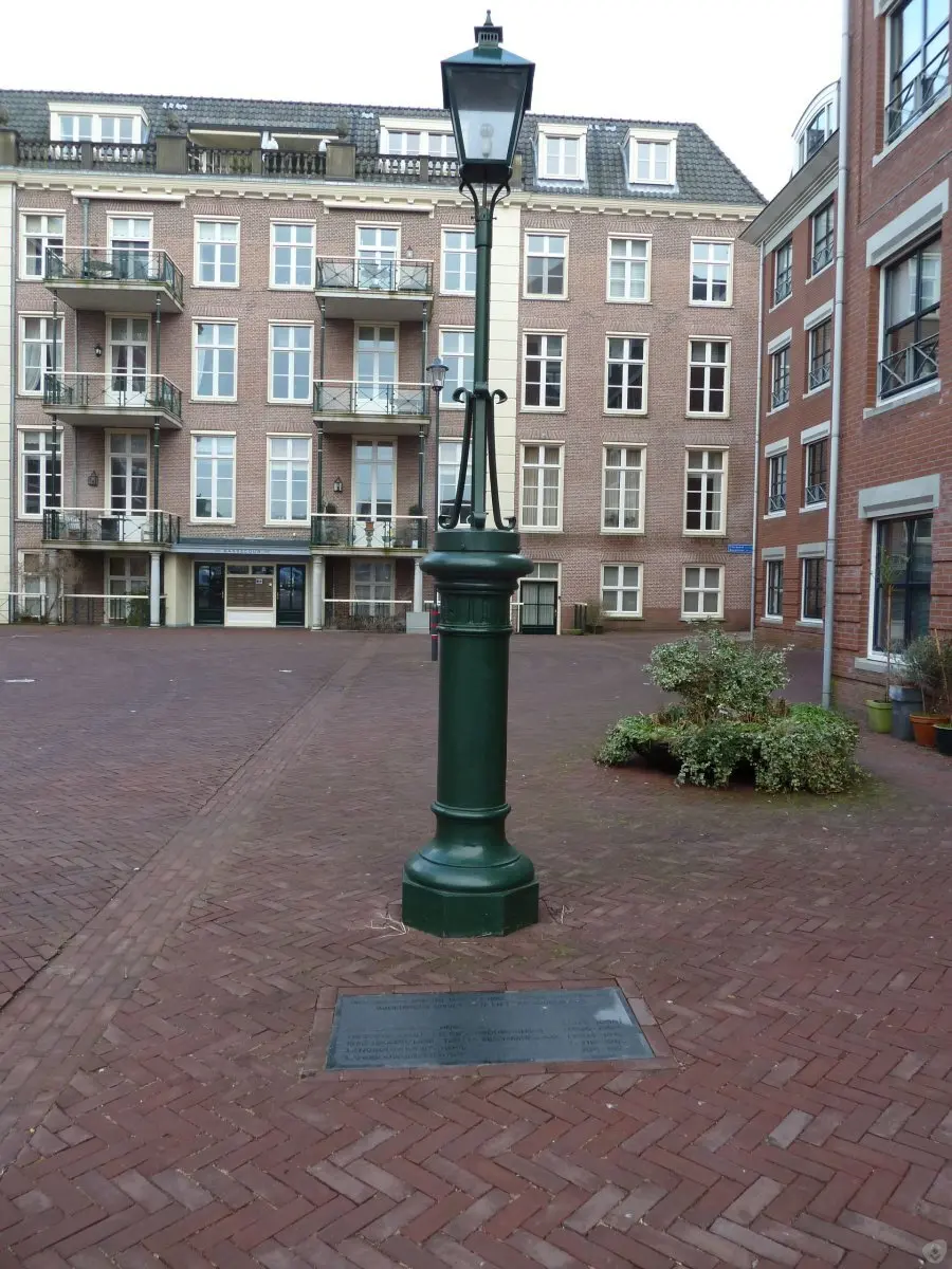 WA072 1 Gedenksteen Hoofdgebouw Bassecour Heerenstraat Onbekend jpg