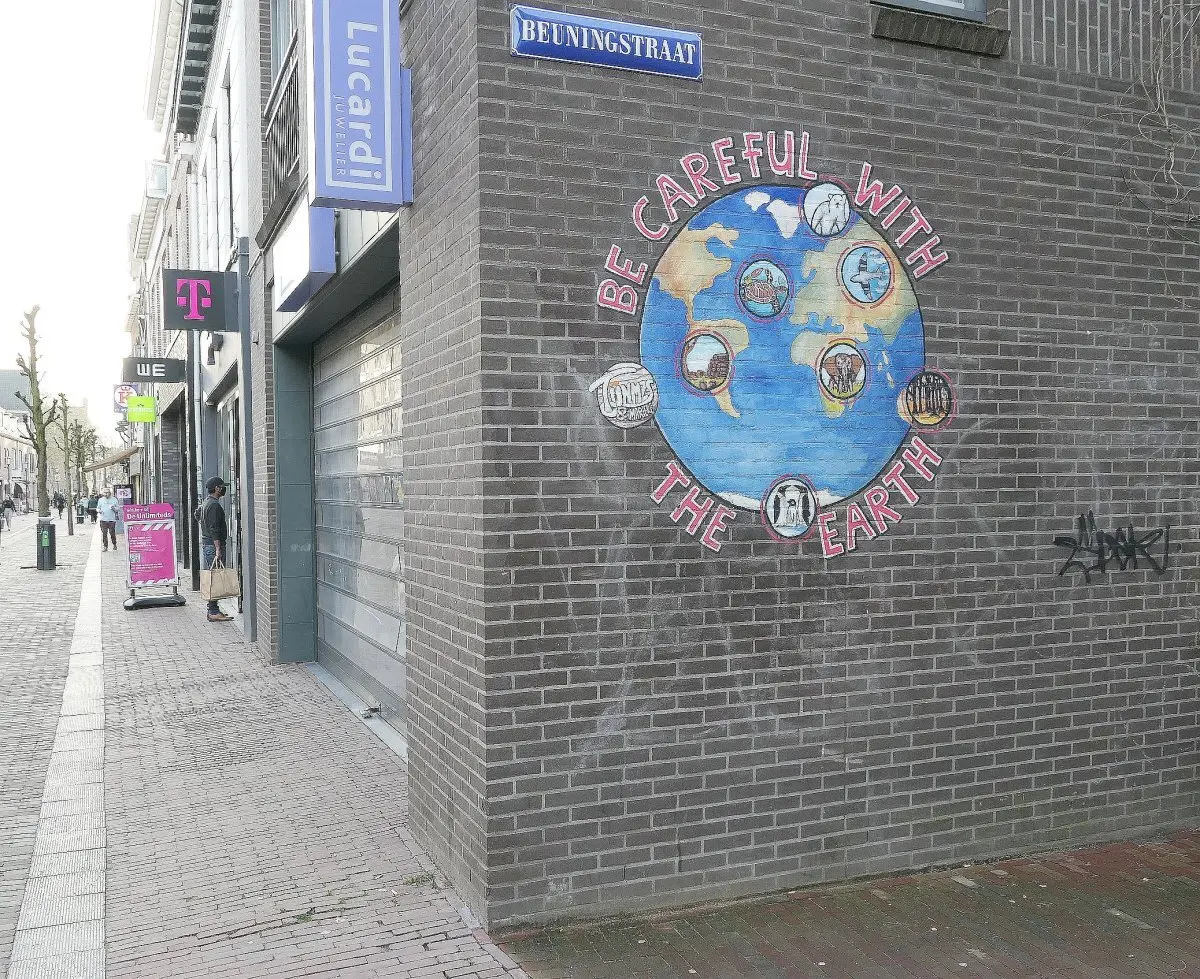 WA285 1 Muurschildering Be Careful with the earth Beuning Hoogstr Tijn Meijer zu Schlochtern dec 2020 jpg