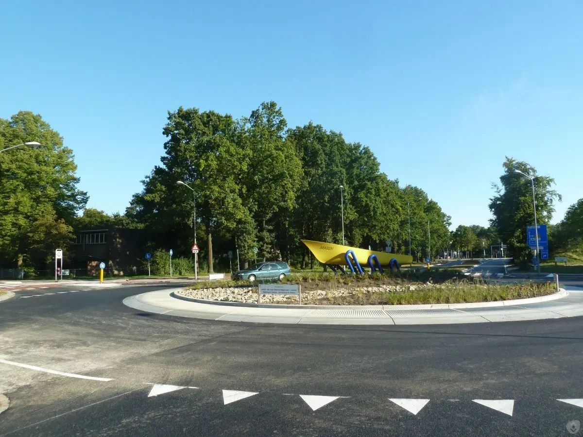 WA216 1 Rotondekunst Marin en andere bedrijven Kortenoord Allee Marijkeweg 2013 Voorlichters Marin jpg
