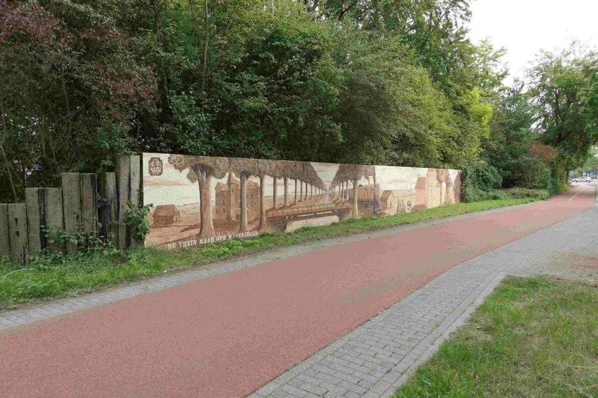 WA312 1 Muurschildering de trein naar oud Wageningen Tijn Meijer zu Schlochtern 2022 Kortenoord Allee JPG