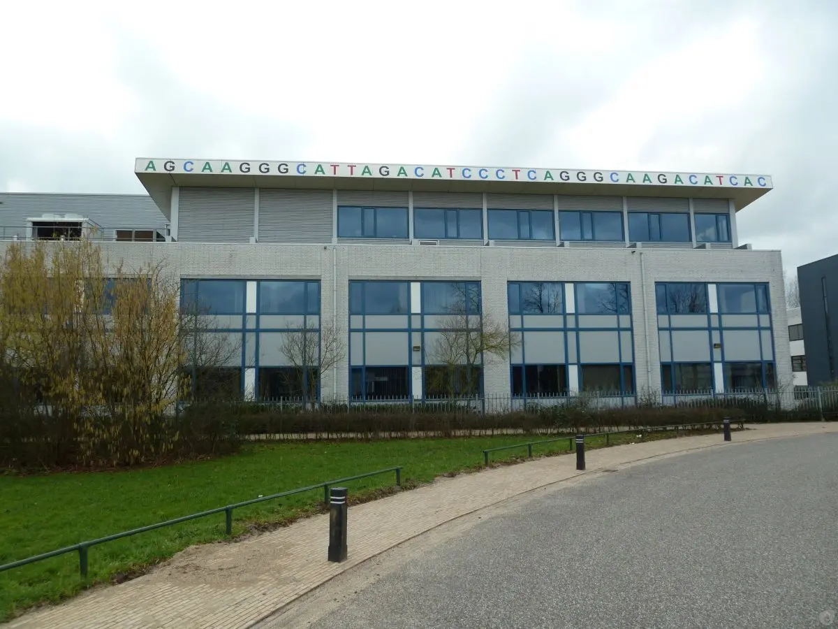 WA083 1 Genetische Code Dakrand Agrobusinesspark Van Riel jpg