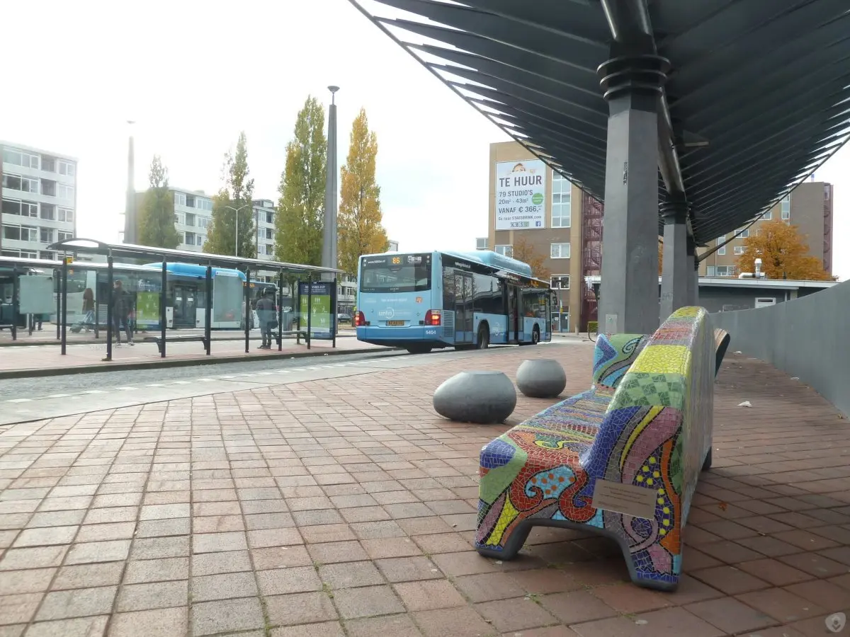 WA230 1 Social Sofa Busstation Stadsbrink Ontwerp Elise Schut JPG