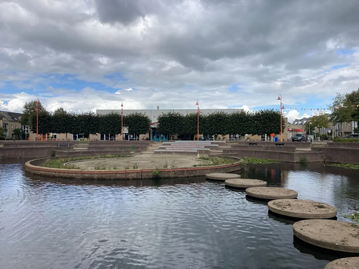 WA320 1 Gedicht op het Hooilandplein Petra Sips jpg