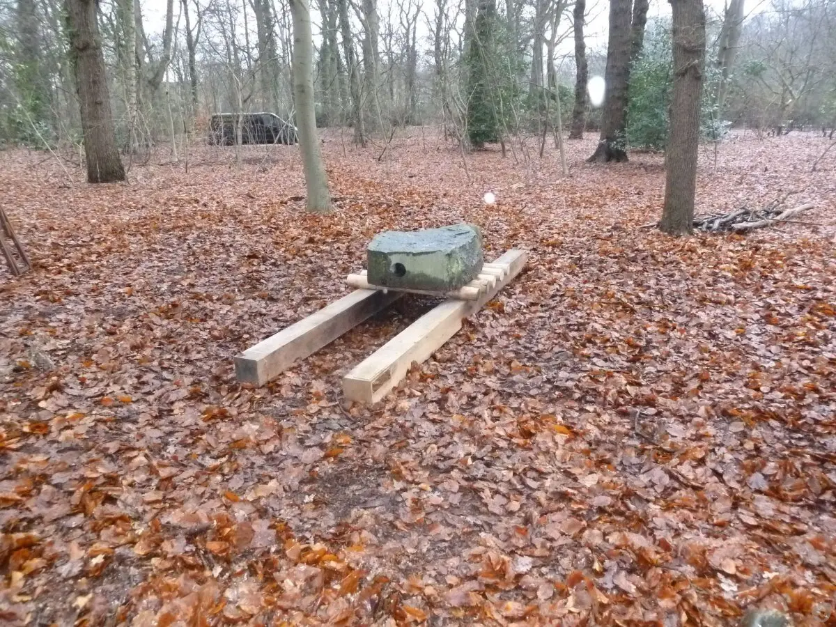 WA146 6 Monument voor Onno Wijnands hersteld december 2012 Arboretum Belmonte JPG