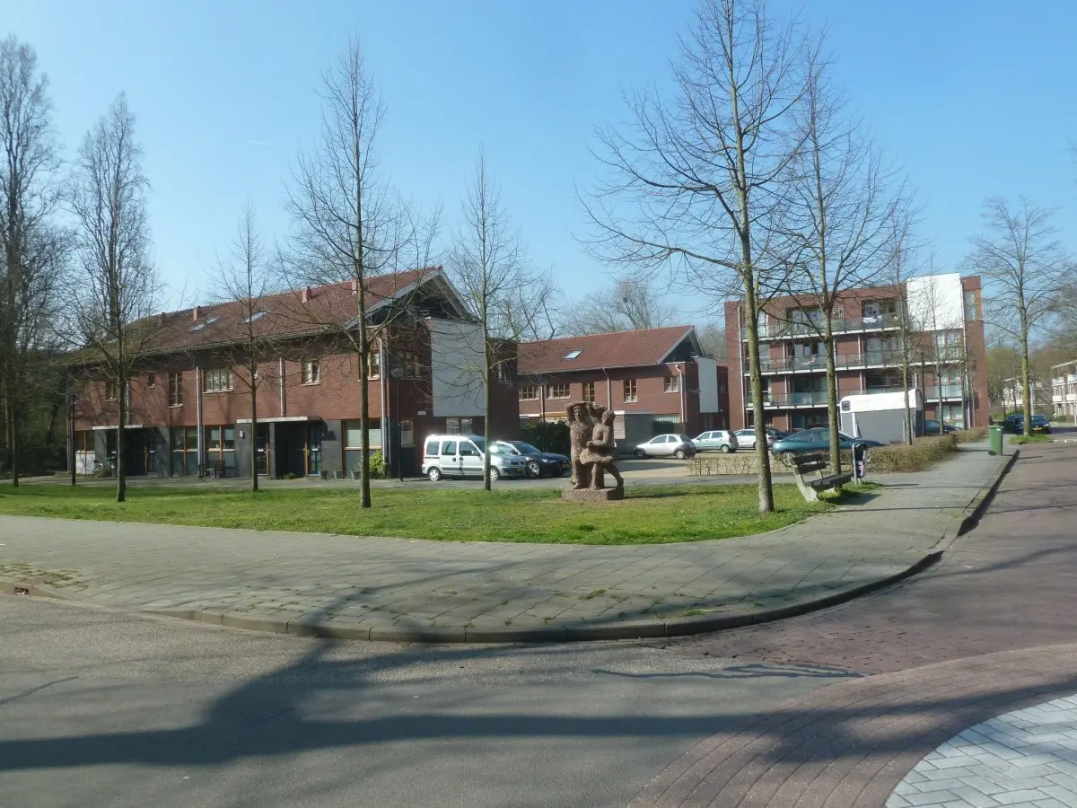 WA017 4 Twee kinderen onder een vlag Sondaar Dobbelmann locatie 2019 Nobelweg Kolkakkerweg JPG