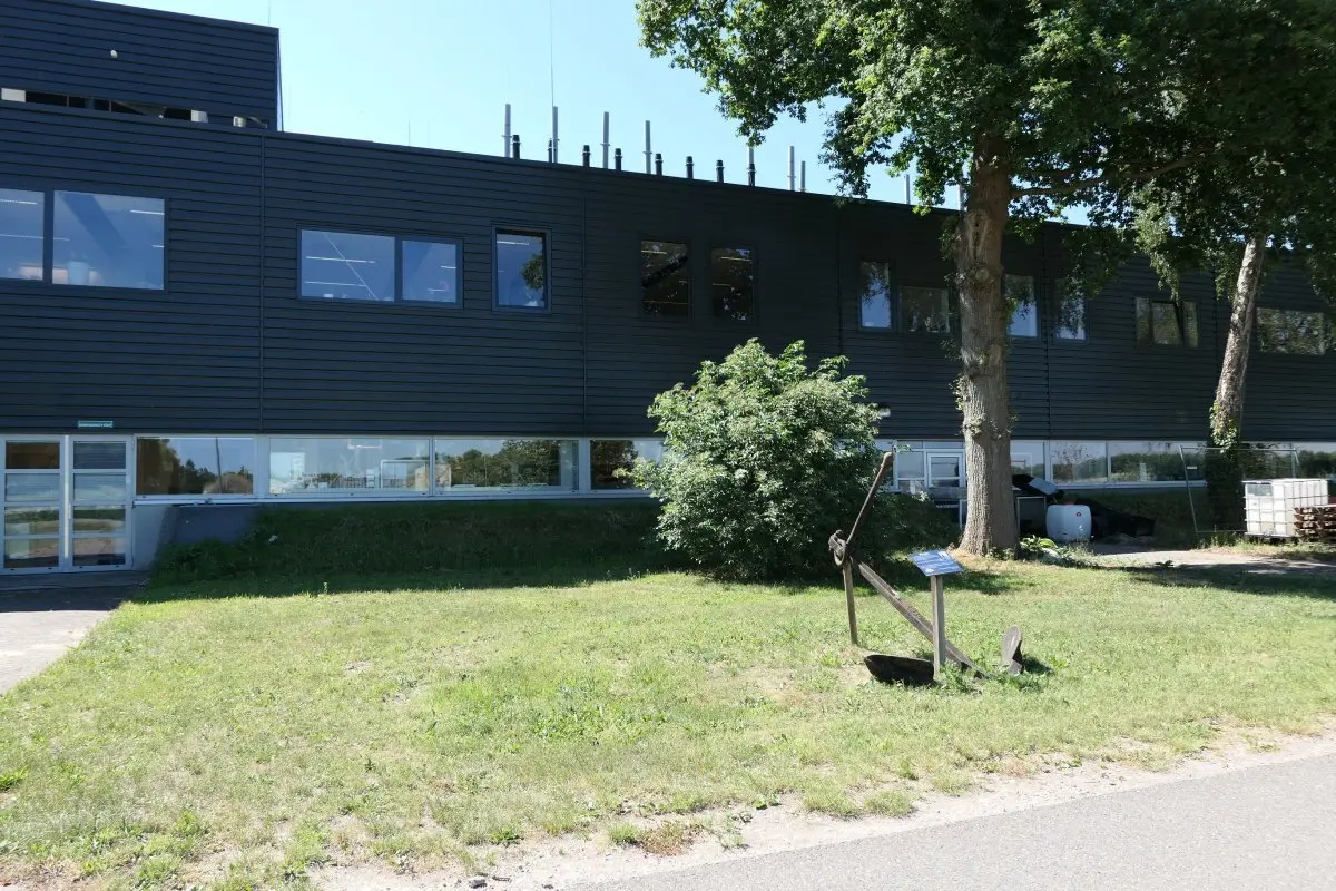 WA156 7 Anker Campus West Bornse Weilanden 9 Gebouw Axis Z achterzijde JPG