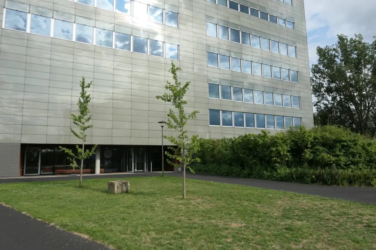 WA233 3 Veritas Existentiae Bronland 1 Campus Wageningen UR midden hermandevries jpg