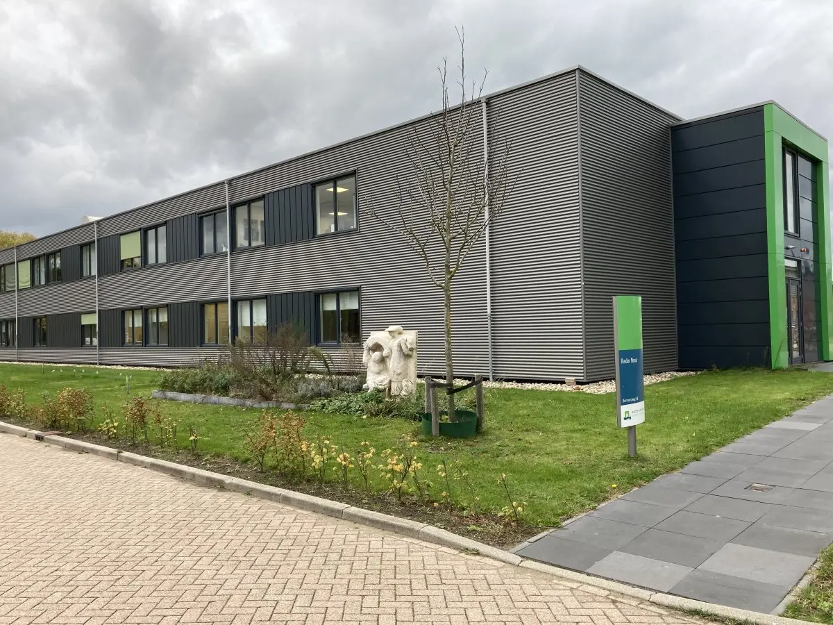 WA123 4 Gevelbeeld Oogsten Land en Tuinbouw herplaatst 2023 Radix Nova Bornsesteeg 48 Cor Hund JPG