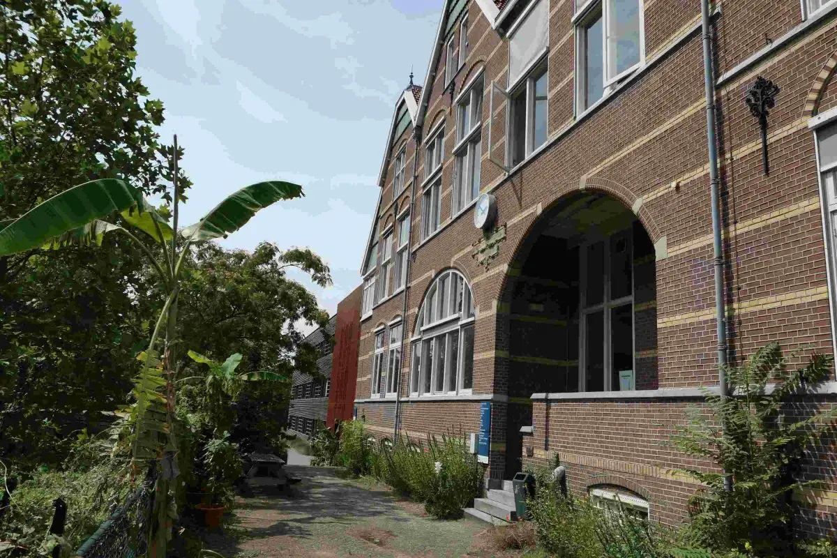 WA114 3 Reliëf Rijkstuinbouwschool Anno 1896 Gen Foulkesweg 37 jpg