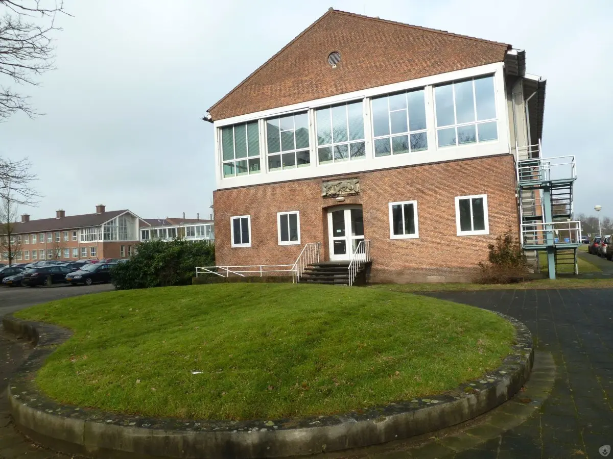 WA098 1 Gevelreliëf Tuinlaan Vuursalamander Riemsdijk Rab jpg