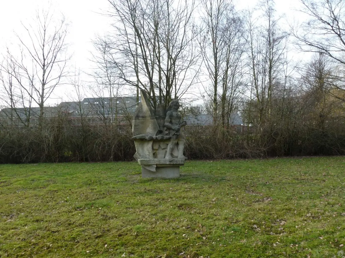 WA133 1 Gevelreliëf De Ploeger Campus WUR west Reijers jpg